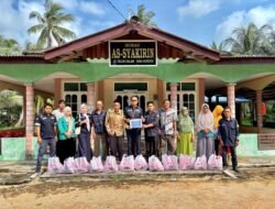 Dukung Ketahanan Pangan Warga, PT Timah Serahkan Paket Sembako untuk Masyarakat Teluk Dalam Desa Kundur 