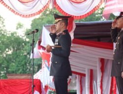 Kapolres AKBP Aditya Pradana Jadi Inspektur Upacara Penurunan Merah Putih di Bangka Barat