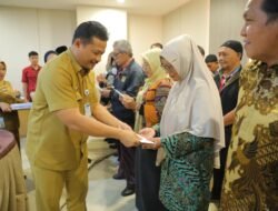 Pj Sekda Fery Apresiasi Pengabdian 28 ASN Purnabakti, Korpri Babel Serahkan Tali Asih