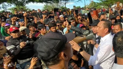 Tepati Janji, Bambang Patijaya Hadir Langsung Bersama Masyarakat di Unras PT Timah