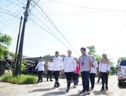 PT Timah Tbk Kembali Bantu Warga Korban Banjir Rob di Pangkalpinang 