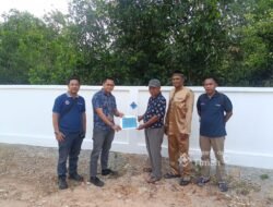PT Timah Tbk Dorong Peningkatan Fasilitas Desa, Bantu Pembangunan Pagar TPU Gemuruh