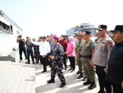 Wako–Wawako Antar Pemudik Pangkalpinang Kembali ke Jakarta via KRI Semarang