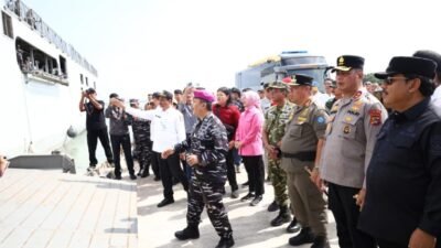 Wako–Wawako Antar Pemudik Pangkalpinang Kembali ke Jakarta via KRI Semarang