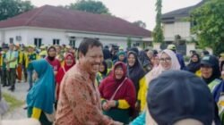 Pemkot Pangkalpinang Salurkan Paket Sembako untuk Ratusan Petugas Kebersihan dan Taman