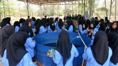Belajar Mengelola Lahan Pascatambang, Siswa SMK IT Jamalullail Eksplorasi Kampoeng Reklamasi Air Jangkang PT Timah Tbk